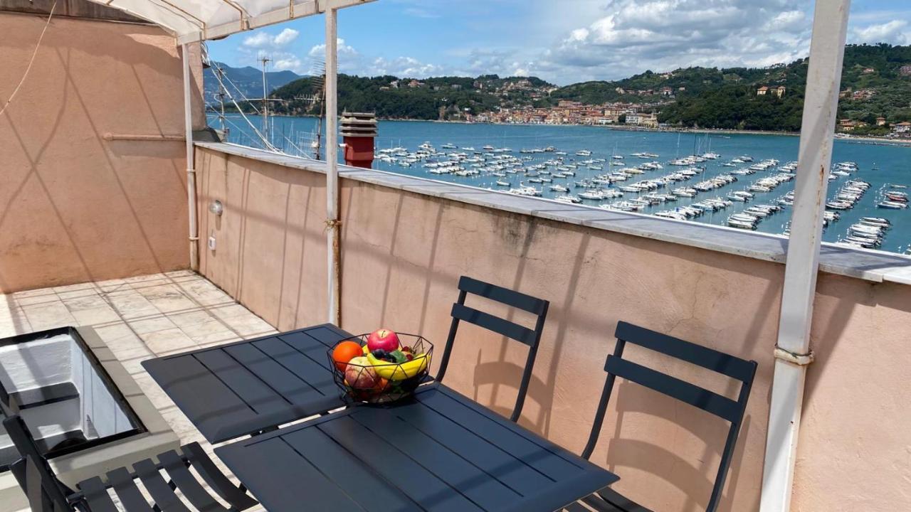 Square Views Apartment Lerici Exterior photo